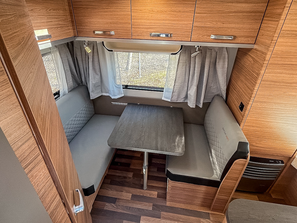 Weinsberg-Cara One 390 QD Edition Hot *Skinnklädsel *El-golv-(2025)-3136212