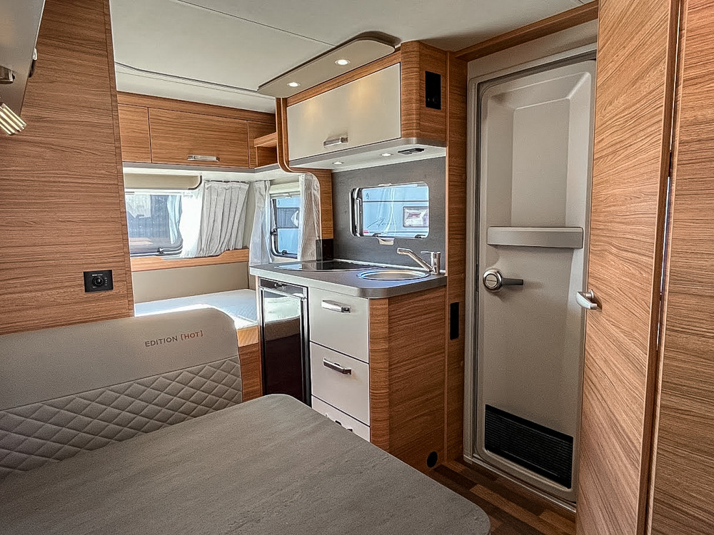 Weinsberg-Cara One 390 QD Edition Hot *Skinnklädsel *El-golv-(2025)-3136213