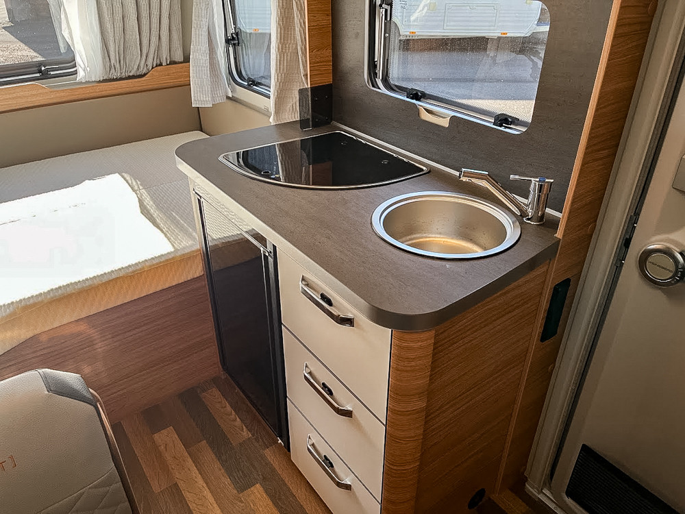 Weinsberg-Cara One 390 QD Edition Hot *Skinnklädsel *El-golv-(2025)-3136215