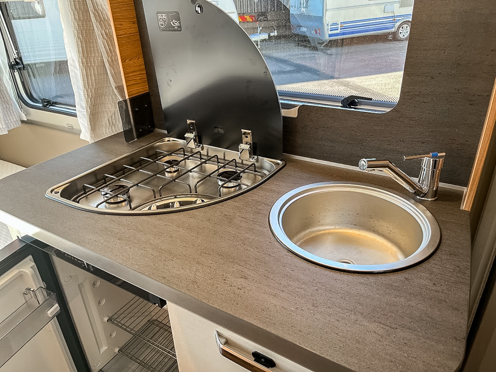 Weinsberg-Cara One 390 QD Edition Hot *Skinnklädsel *El-golv-(2025)-3136216