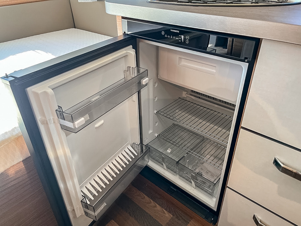 Weinsberg-Cara One 390 QD Edition Hot *Skinnklädsel *El-golv-(2025)-3136217