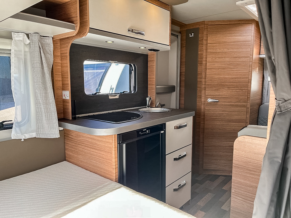 Weinsberg-Cara One 390 QD Edition Hot *Skinnklädsel *El-golv-(2025)-3136218