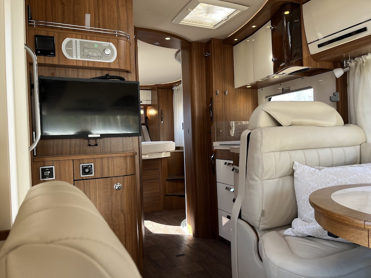 Hymer-B 690 *Automat * Queenbädd * Hydrauliska stödben-(2019)-3152435