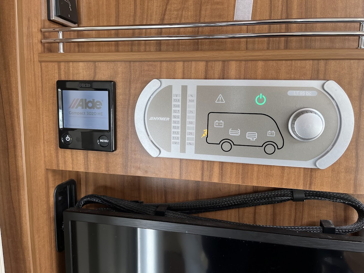 Hymer-B 690 *Automat * Queenbädd * Hydrauliska stödben-(2019)-3152447