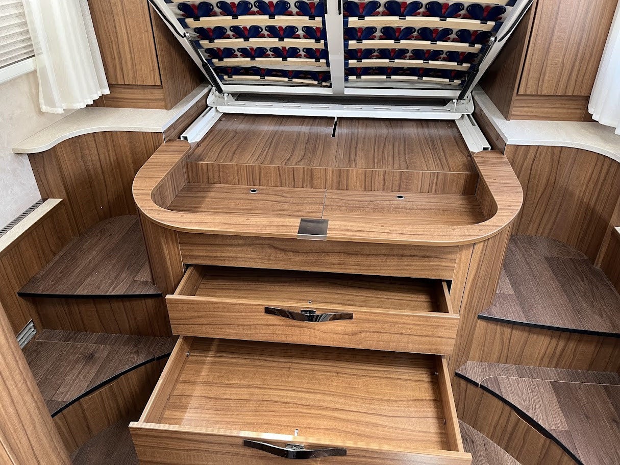 Hymer-B 690 *Automat * Queenbädd * Hydrauliska stödben-(2019)-3152443