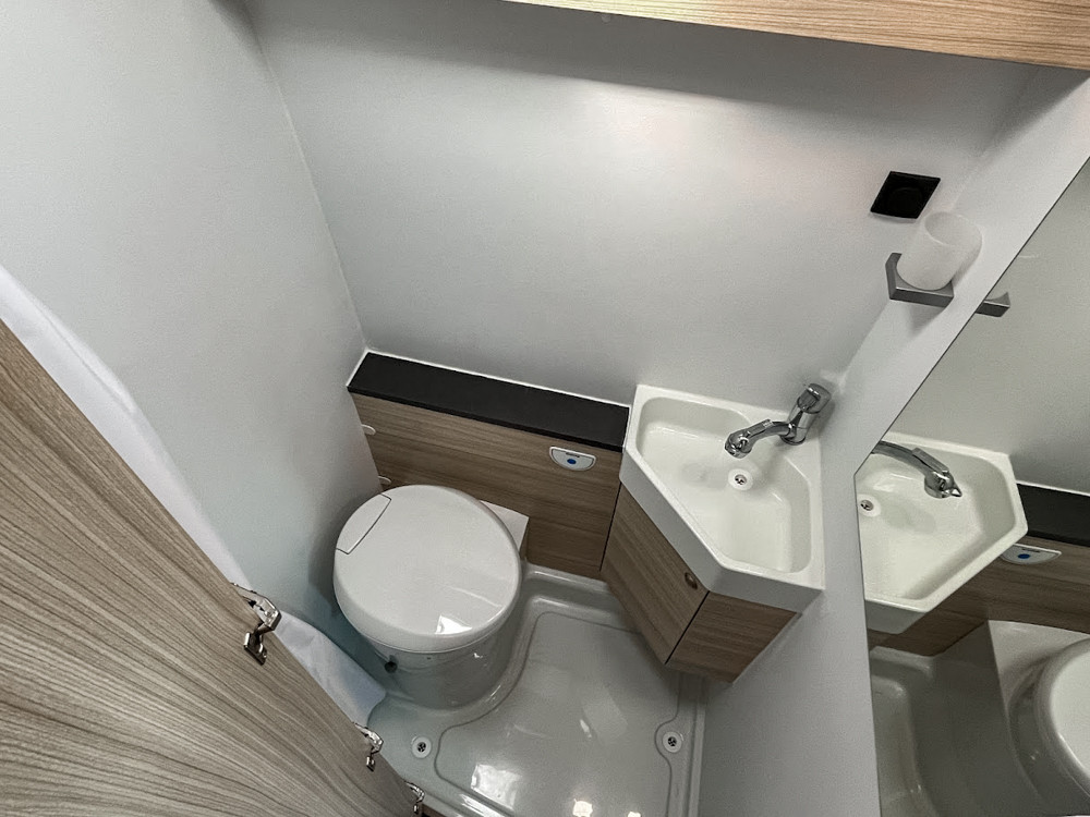 Sun Living-V-SERIES 65 SL *Långbäddar *Solcell *Isofix-(2021)-3136908