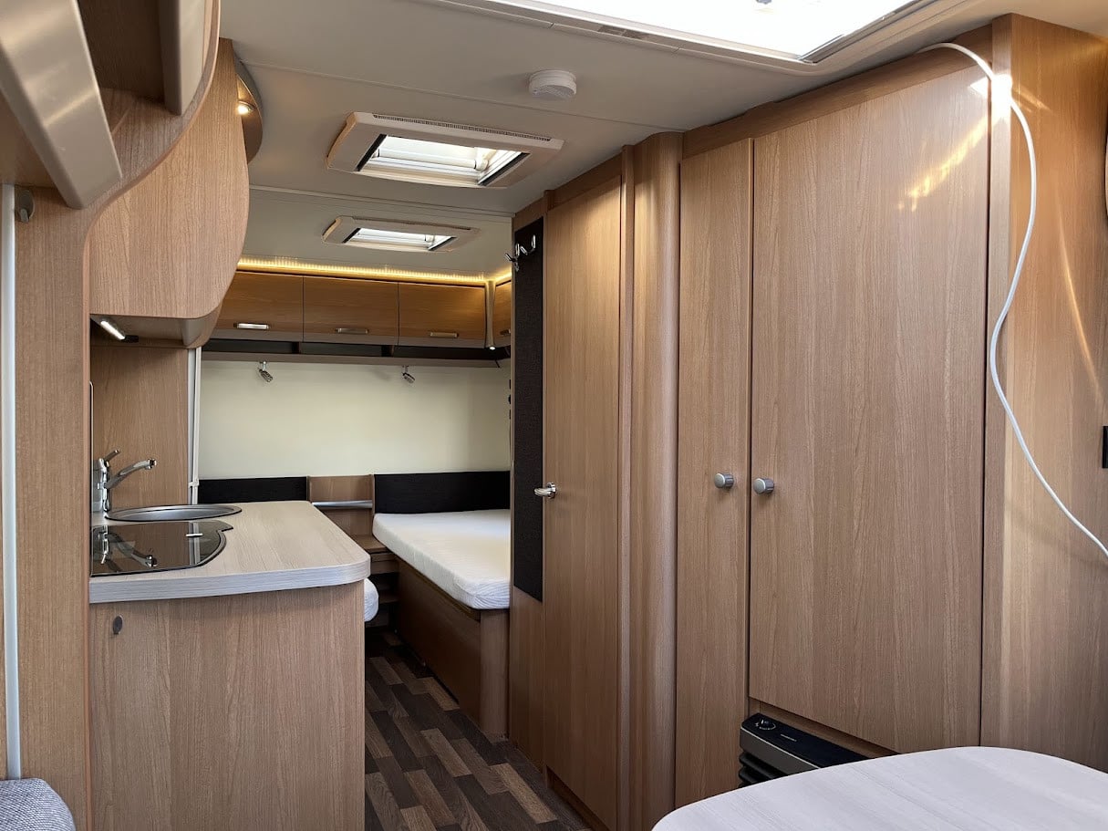 Knaus-Sport 540 UE *Långbäddar *Solcell *Micro-(2017)-3143611