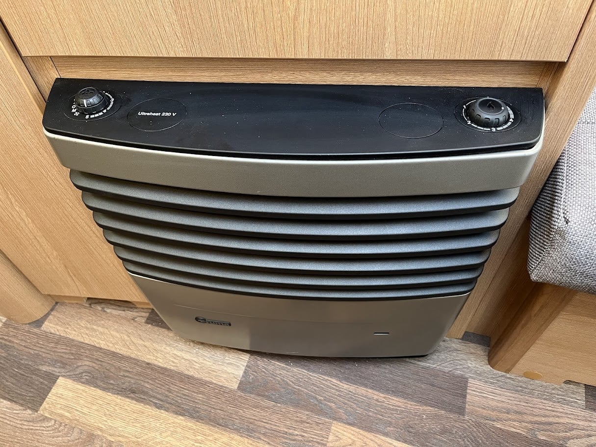 Knaus-Sport 540 UE *Långbäddar *Solcell *Micro-(2017)-3143625