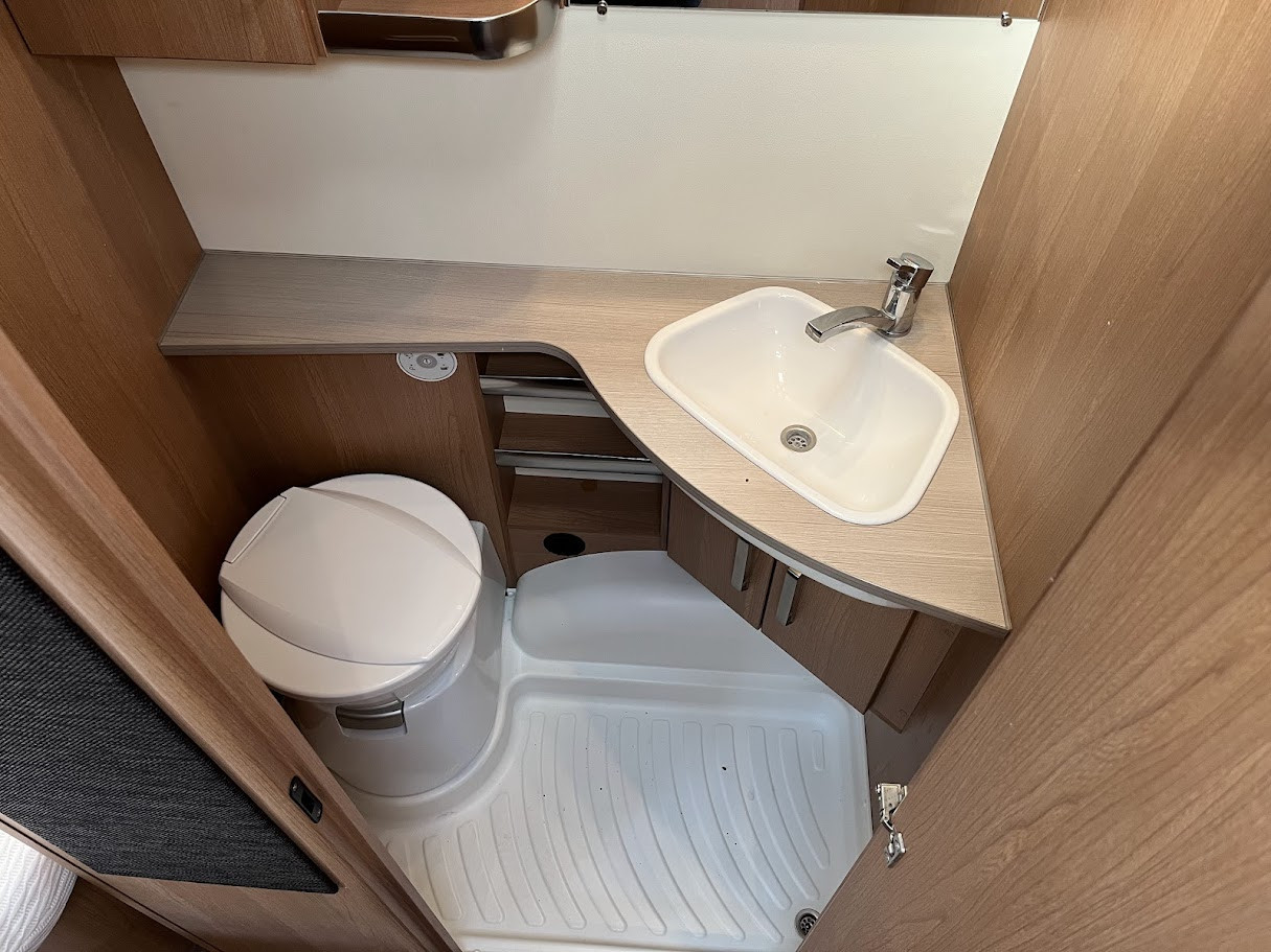 Knaus-Sport 540 UE *Långbäddar *Solcell *Micro-(2017)-3143626