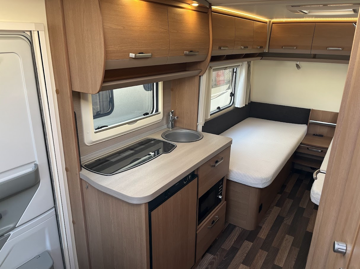 Knaus-Sport 540 UE *Långbäddar *Solcell *Micro-(2017)-3143614