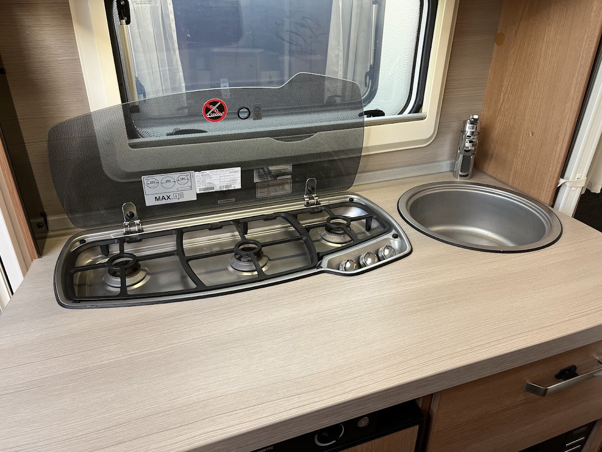 Knaus-Sport 540 UE *Långbäddar *Solcell *Micro-(2017)-3143615