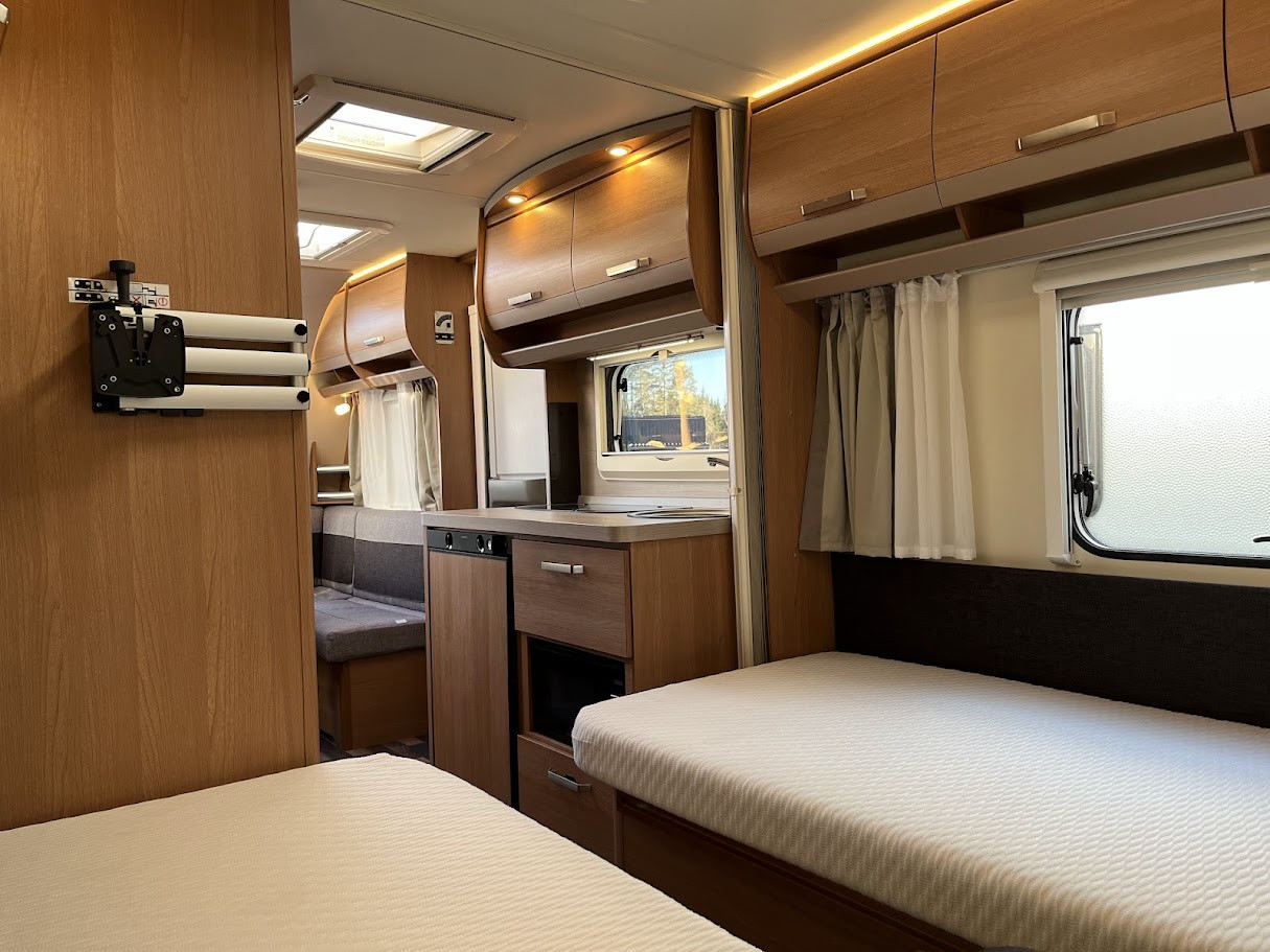 Knaus-Sport 540 UE *Långbäddar *Solcell *Micro-(2017)-3143619