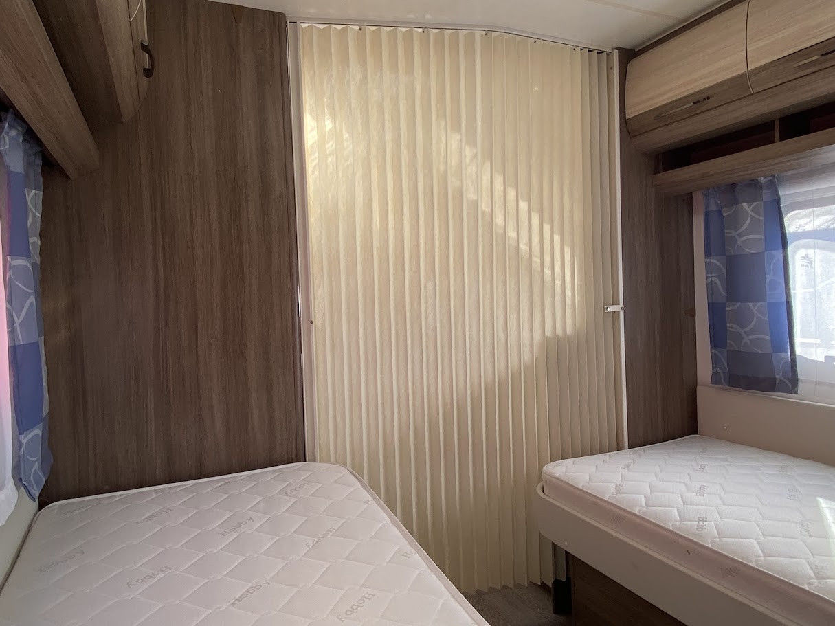 Hobby-460 LU DE LUXE *Långbäddar *Golvvärme *Förtält-(2016)-3157031