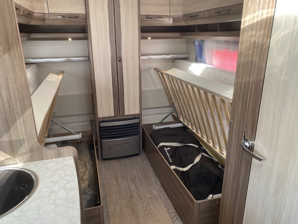 Hobby-460 LU DE LUXE *Långbäddar *Golvvärme *Förtält-(2016)-3157034