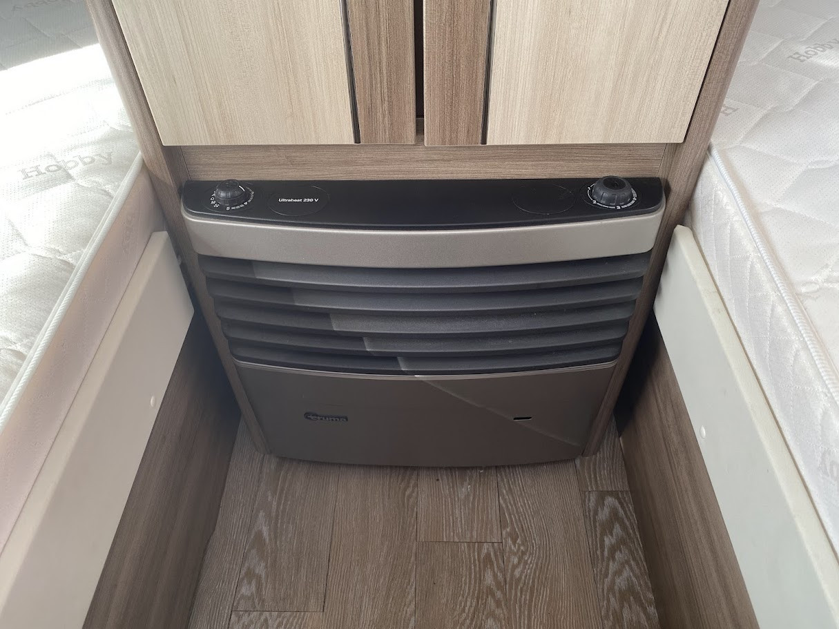 Hobby-460 LU DE LUXE *Långbäddar *Golvvärme *Förtält-(2016)-3157036