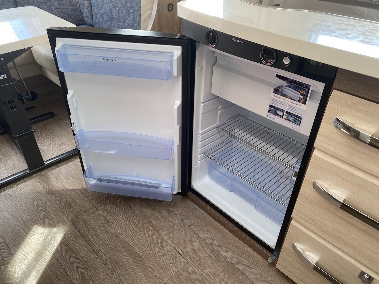 Hobby-460 LU DE LUXE *Långbäddar *Golvvärme *Förtält-(2016)-3157028