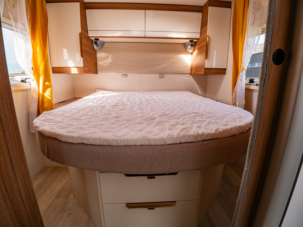 Pilote-P 740 C *Queenbädd *Automat-(2021)-3159249