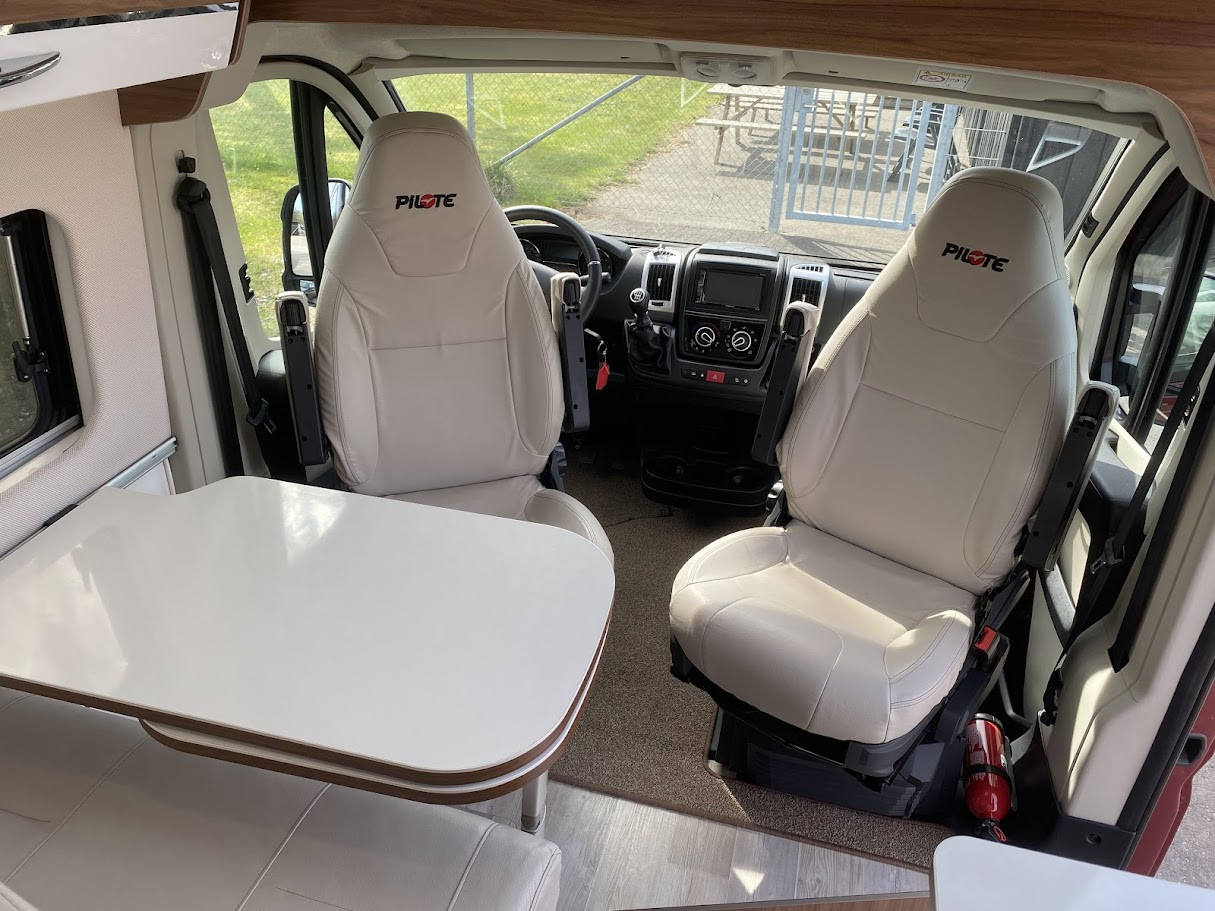 Pilote-V600G *Truma *AC-bodel *Cykelställ-(2018)-3162804