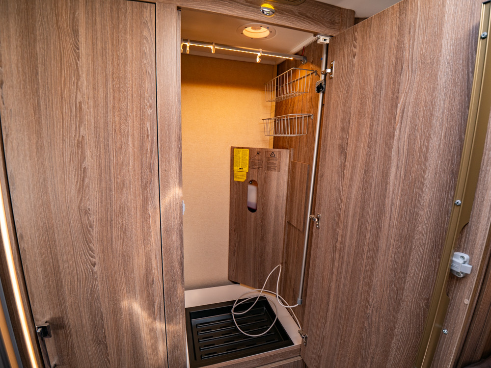 KABE-ROYAL 560 XL KS *Queenbädd *AC *ALDE-(2020)-3162838