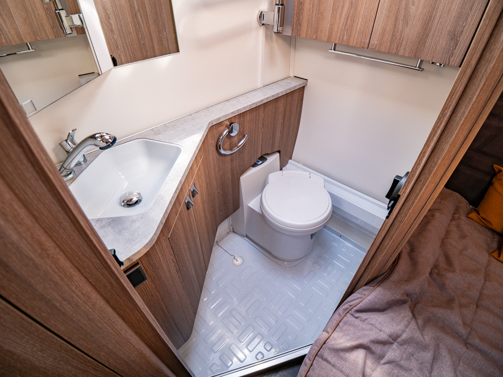 KABE-ROYAL 560 XL KS *Queenbädd *AC *ALDE-(2020)-3162839