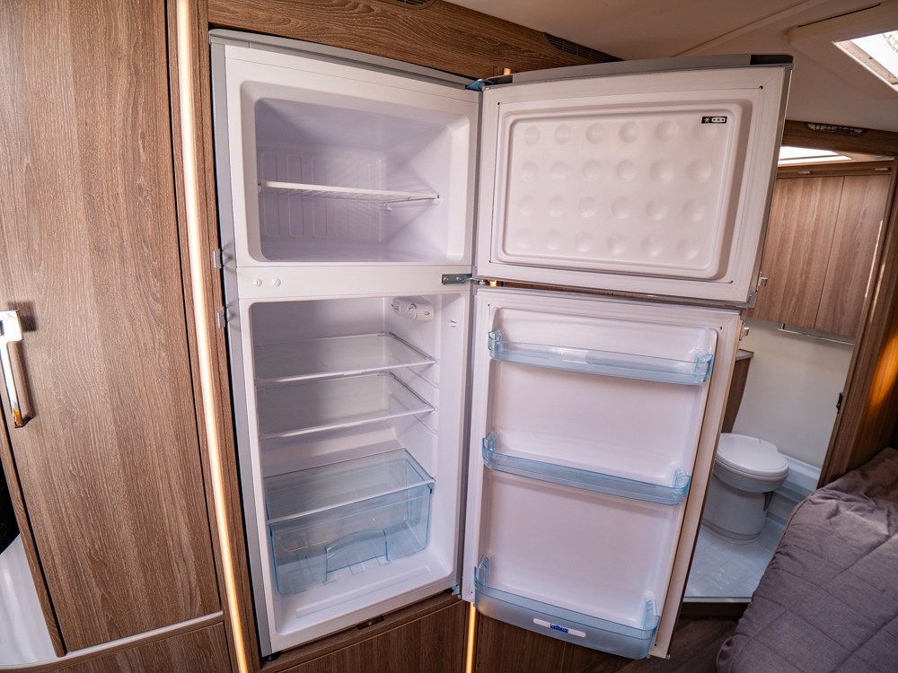 KABE-ROYAL 560 XL KS *Queenbädd *AC *ALDE-(2020)-3162831