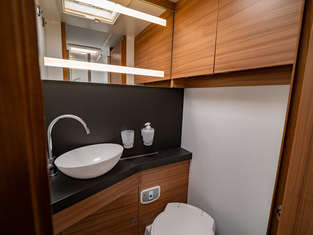 Adria-CORAL 670 DL-(2021)-3182282