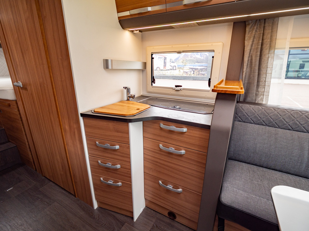 Adria-CORAL 670 DL-(2021)-3182272