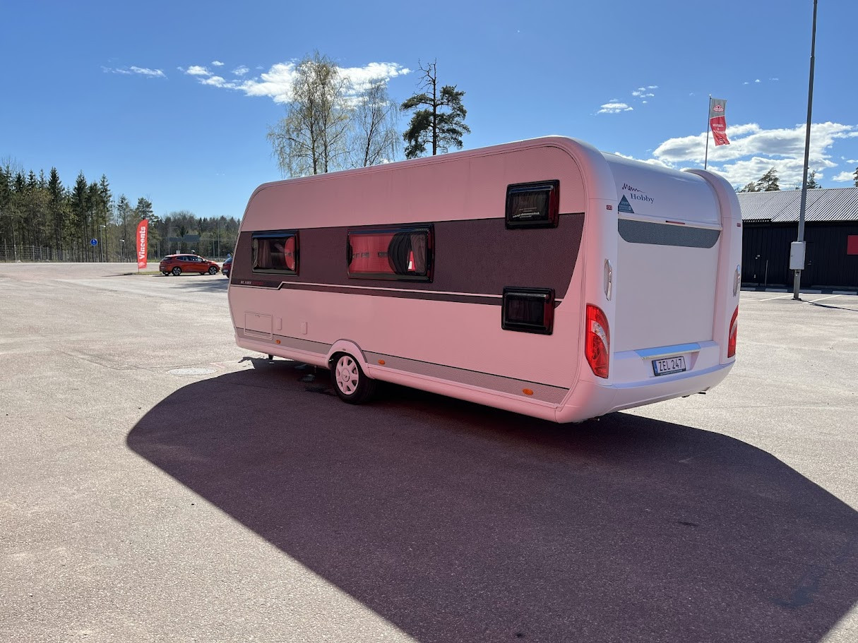 Hobby-560 KMFe De Luxe-(2017)-3162777