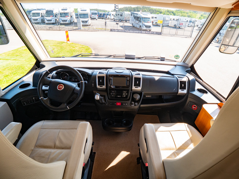 Hymer-B 898 SL ED-S *Queenbädd-(2015)-3199497