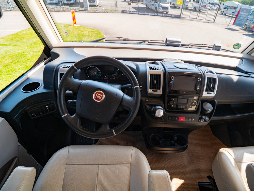 Hymer-B 898 SL ED-S *Queenbädd-(2015)-3199499