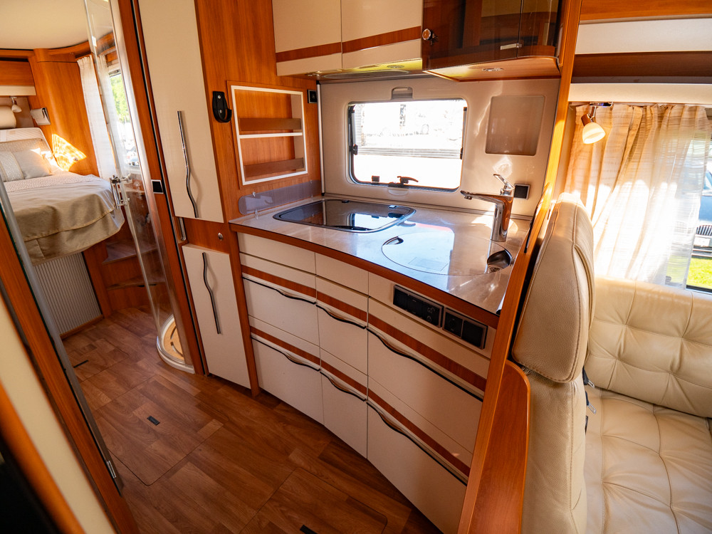 Hymer-B 898 SL ED-S *Queenbädd-(2015)-3199481