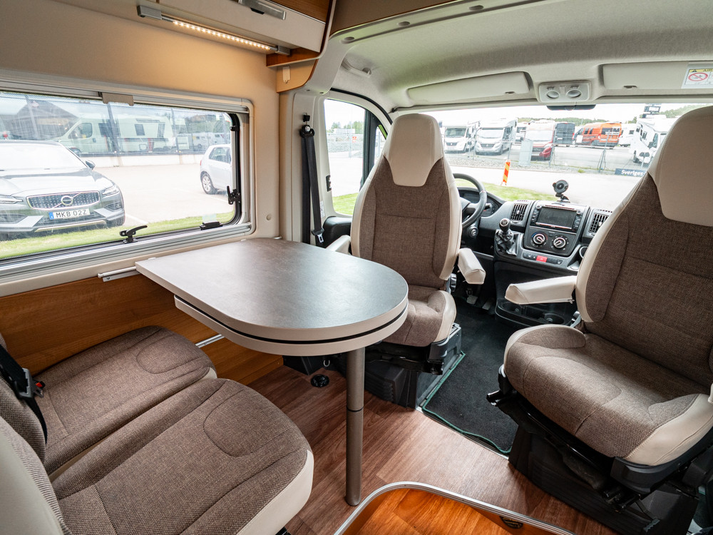 Knaus-VAN TOURER 600 *Truma *Dubbelbädd-(2019)-3182250