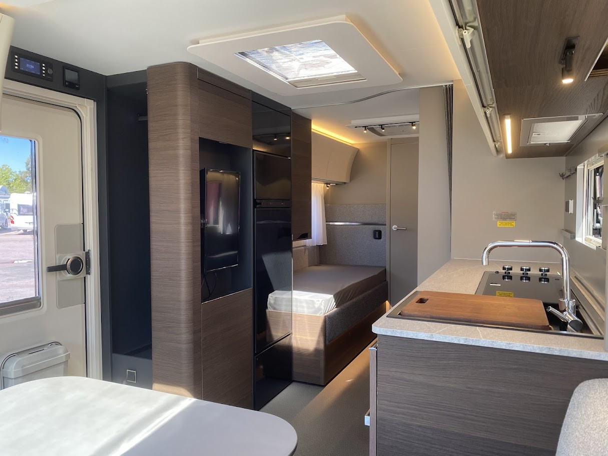 Adria-ALPINA 613 UT-(2022)-3190684