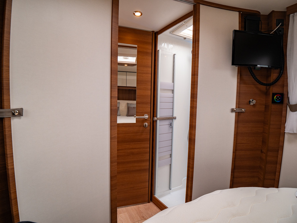 Rapido-M96 *Mercedes *Queenbed *Solcell *Lithiumbatteri-(2023)-3182236