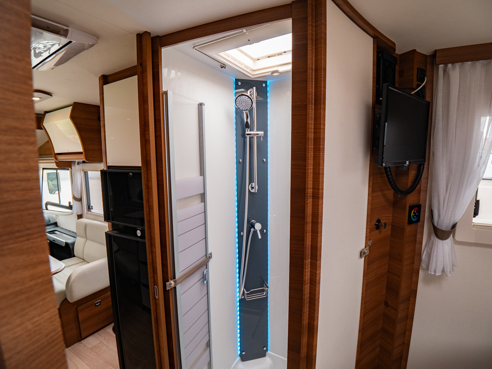 Rapido-M96 *Mercedes *Queenbed *Solcell *Lithiumbatteri-(2023)-3182237