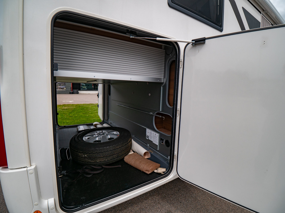 Rapido-M96 *Mercedes *Queenbed *Solcell *Lithiumbatteri-(2023)-3182242