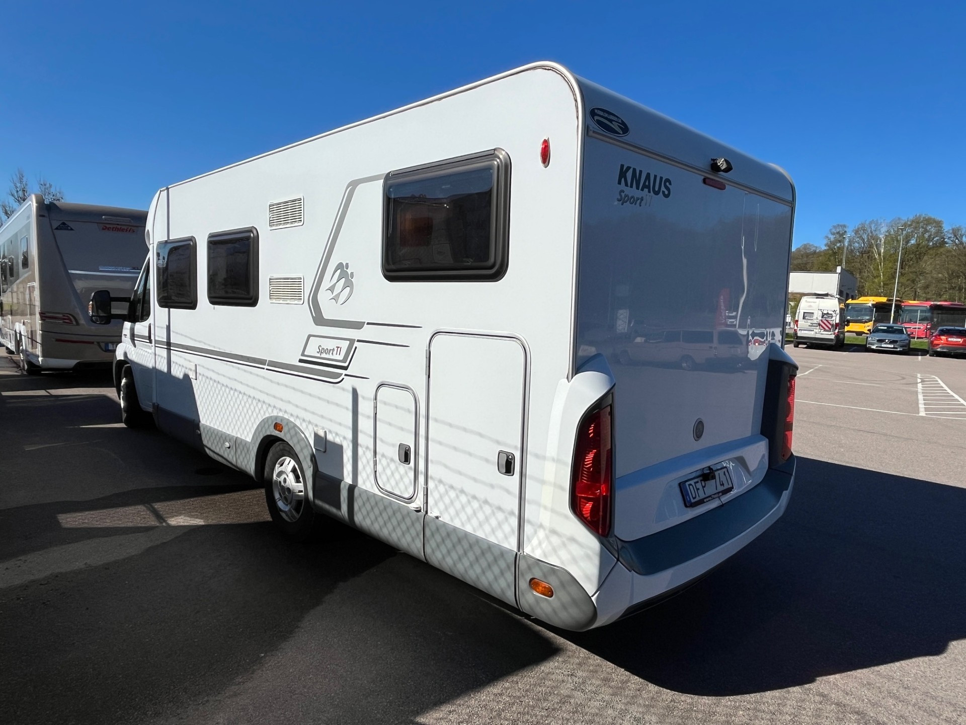Knaus-R16 *Truma *Långbäddar *Solcell-(2011)-3177652