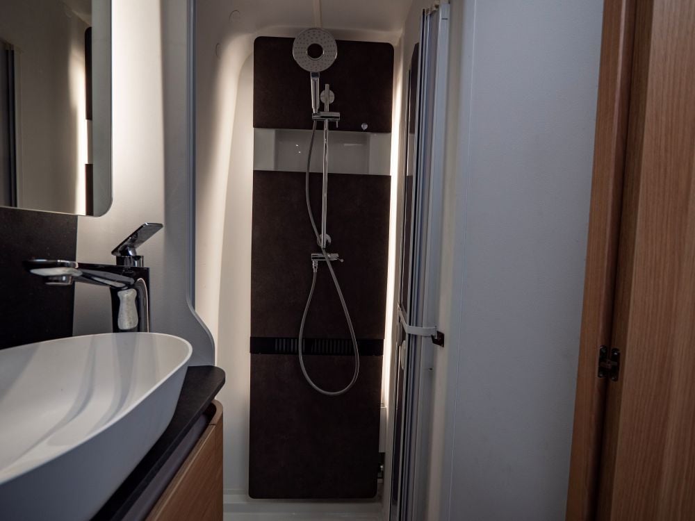 Adria-CORAL 670 SLT Plus *Alde *Solcell-(2022)-3166882