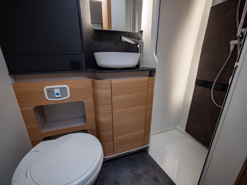 Adria-CORAL 670 SLT Plus *Alde *Solcell-(2022)-3166885