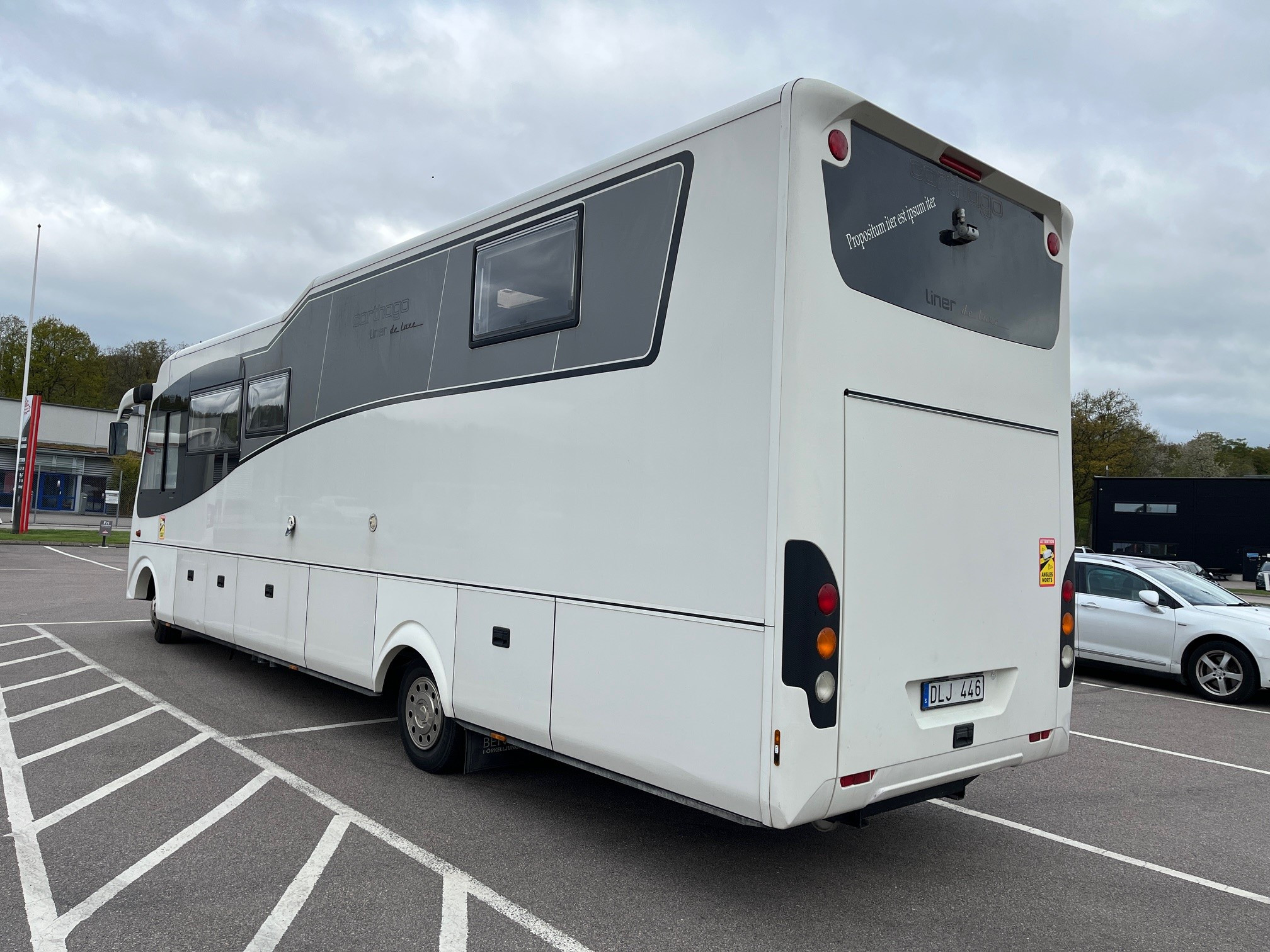 Carthago-LINER 82Q PKW *Alde *Hydrauliska stödben *Bilgarage-(2012)-3179804