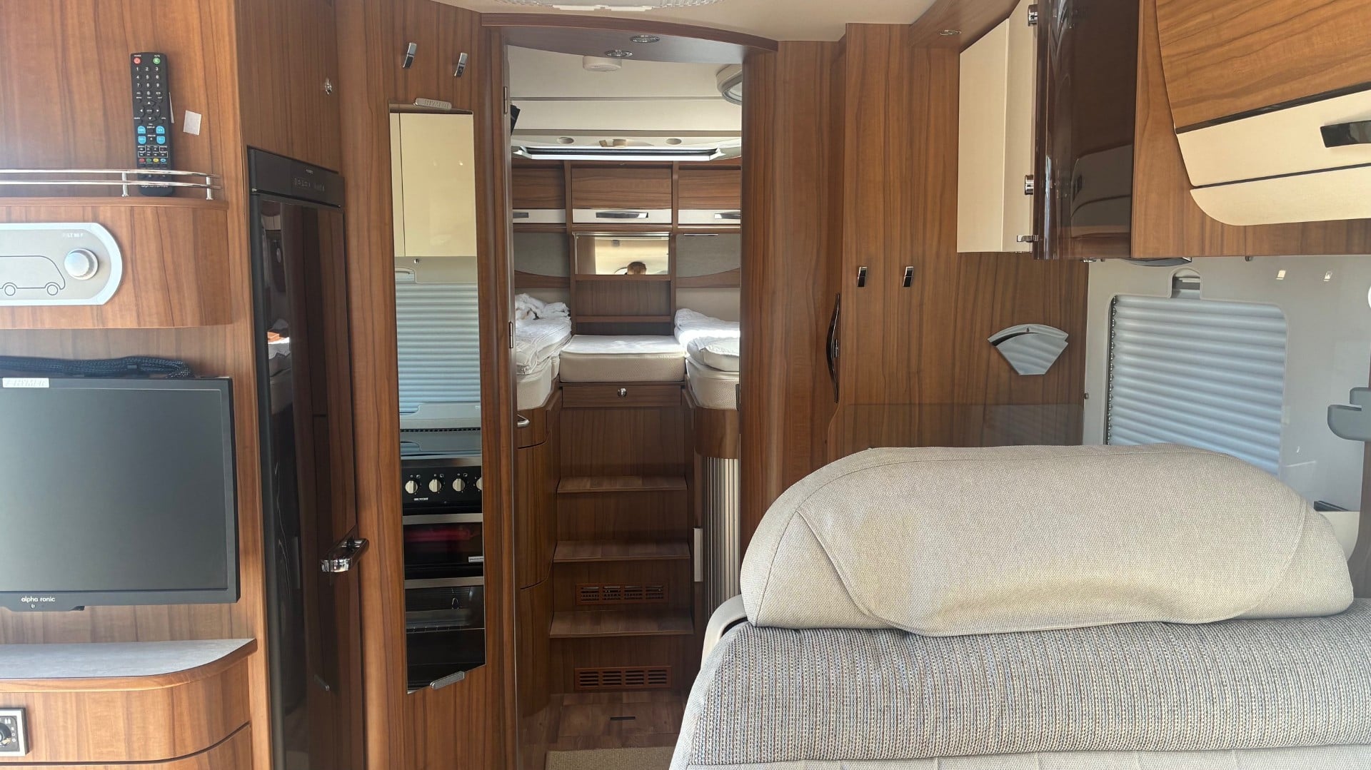 Hymer-B 704 Premium Line *Långbädd *AC-Bodel-(2017)-3204595