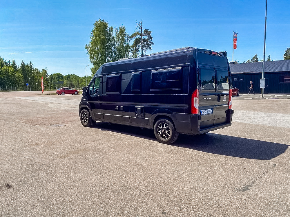 Sunlight-Cliff 600 XV *Under 6m *3500kg *Dubbelbädd-(2020)-3199404