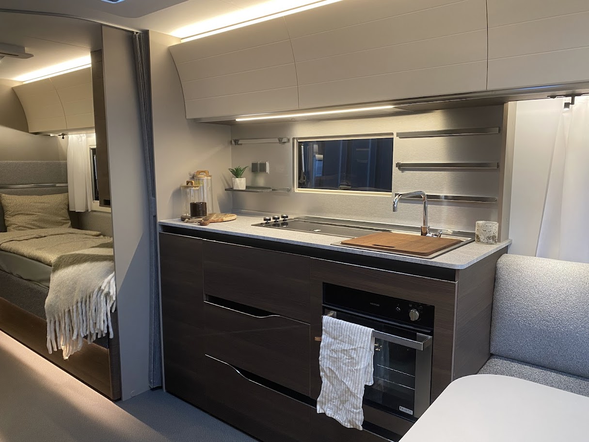 Adria-ALPINA 613 UT-(2022)