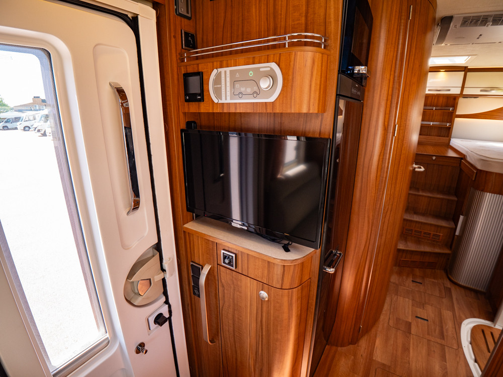 Hymer-T 704 SL *ALDE *Hydrauliska stödben *Solcell-(2019)-3214633