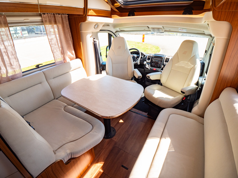 Hymer-T 704 SL *ALDE *Hydrauliska stödben *Solcell-(2019)-3214624