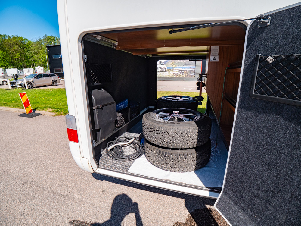 Hymer-T 704 SL *ALDE *Hydrauliska stödben *Solcell-(2019)-3214644