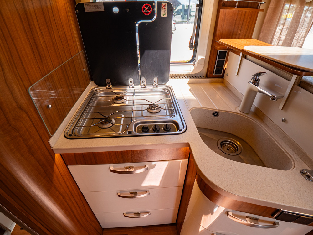 Hymer-T 704 SL *ALDE *Hydrauliska stödben *Solcell-(2019)-3214626