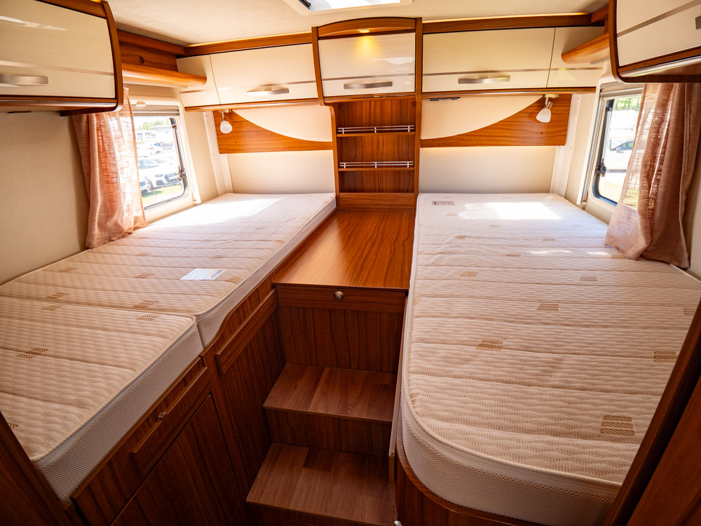 Hymer-T 704 SL *ALDE *Hydrauliska stödben *Solcell-(2019)-3214630