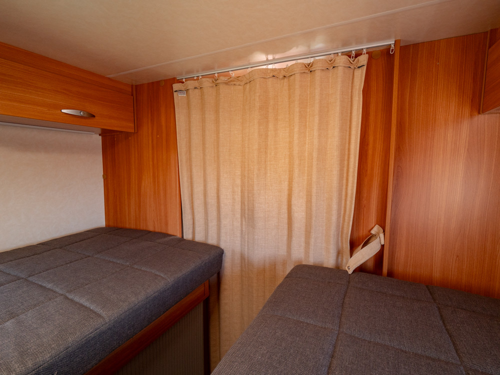 Knaus-R16 *Truma *Långbäddar *Solcell-(2011)-3207747