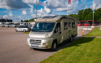 Bürstner-T 720 *Långbäddar *Toa bak *Automat-(2014)-3238612